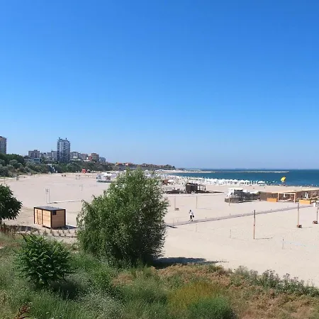 Apartament Tedy2,faleza Nord Apartament 3 Cu La Mare アパート