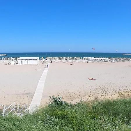 アパート Apartament Tedy2,faleza Nord Apartament 3 Cu La Mare *